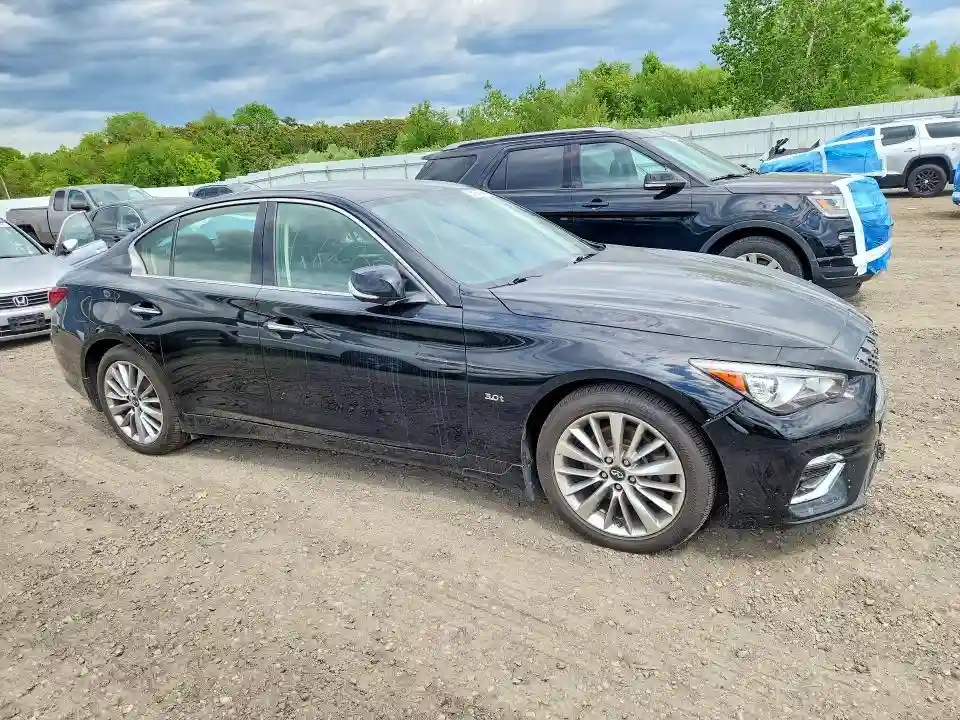 JN1EV7AR3JM610114 2018 INFINITI Q50-3