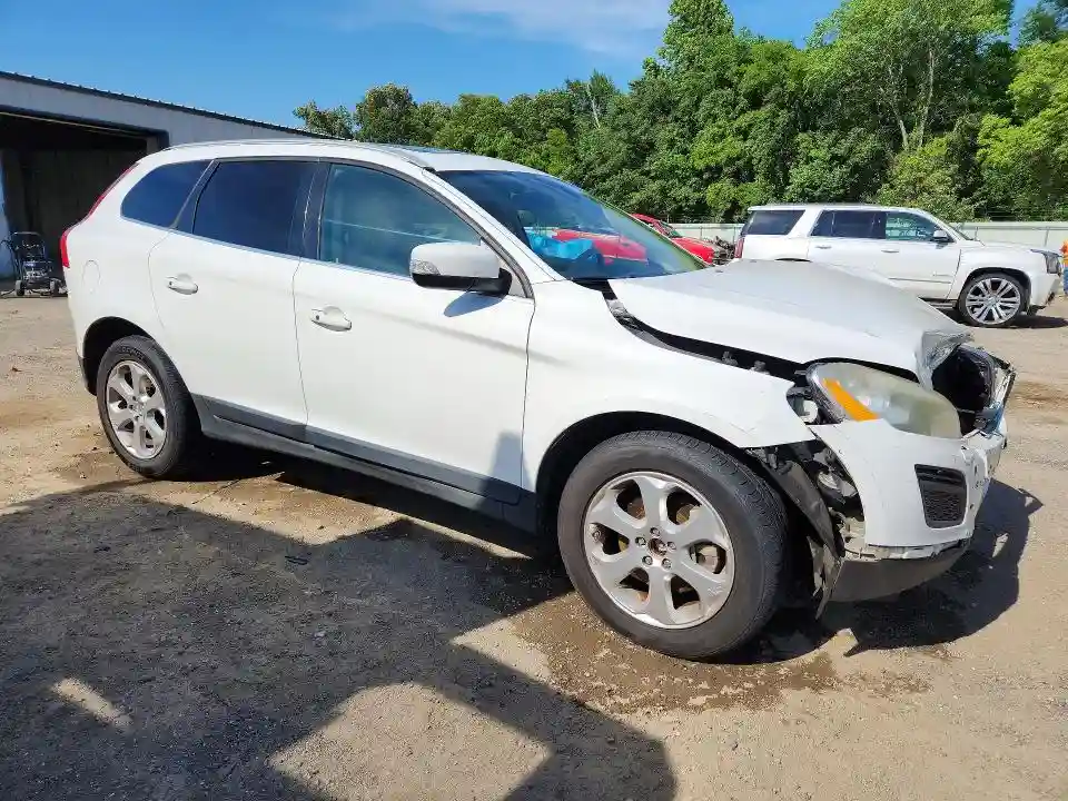 YV4952DL8D2392273 2013 VOLVO XC60-3
