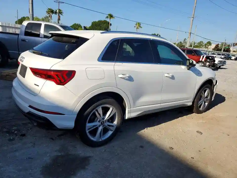 WA1DECF38M1056204 2021 AUDI Q3-2