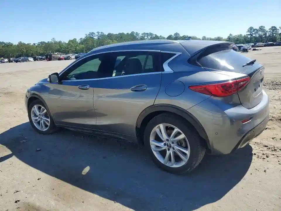 SJKCH5CP7JA042007 2018 INFINITI QX30-1