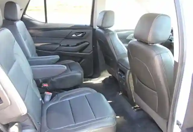 1GNEVHKW5KJ286083 2019 CHEVROLET TRAVERSE-5