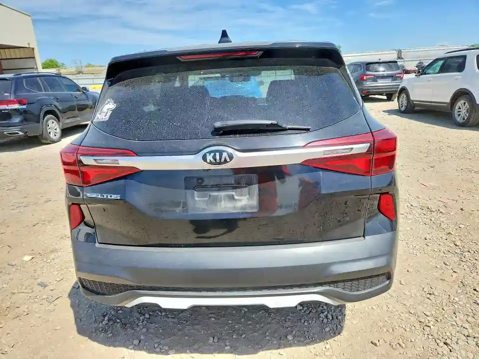 KNDEPCAA5M7129052 2021 KIA SELTOS-5