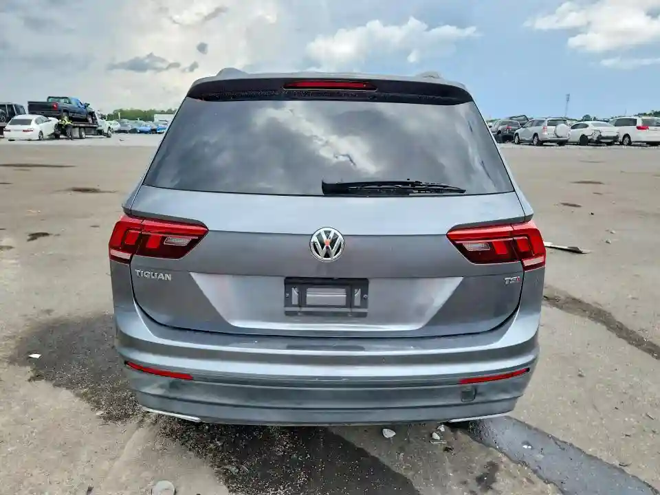 3VV1B7AX2JM065855 2018 VOLKSWAGEN TIGUAN-5