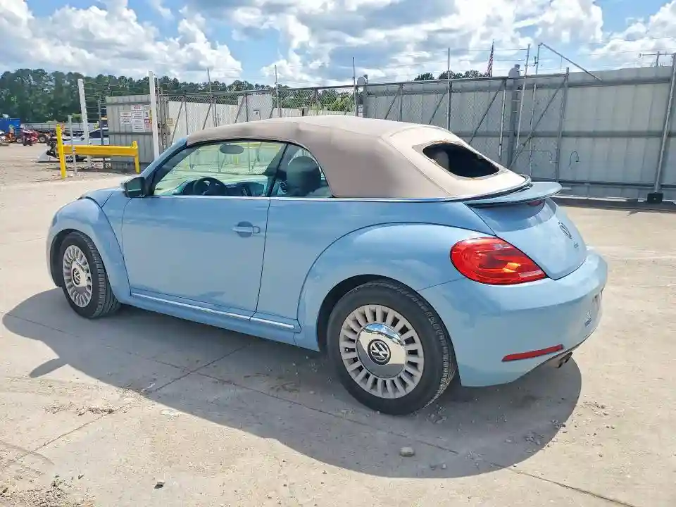 3VW517AT2FM818241 2015 VOLKSWAGEN BEETLE-1