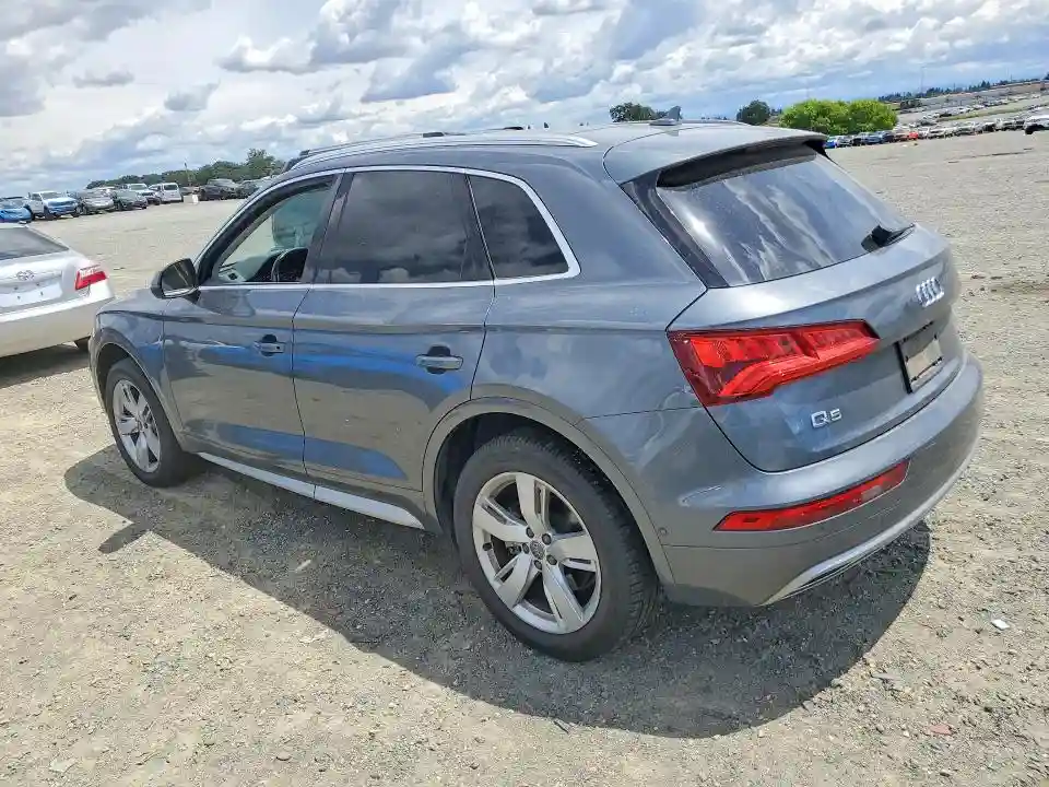 WA1CNAFY3K2034856 2019 AUDI Q5-1