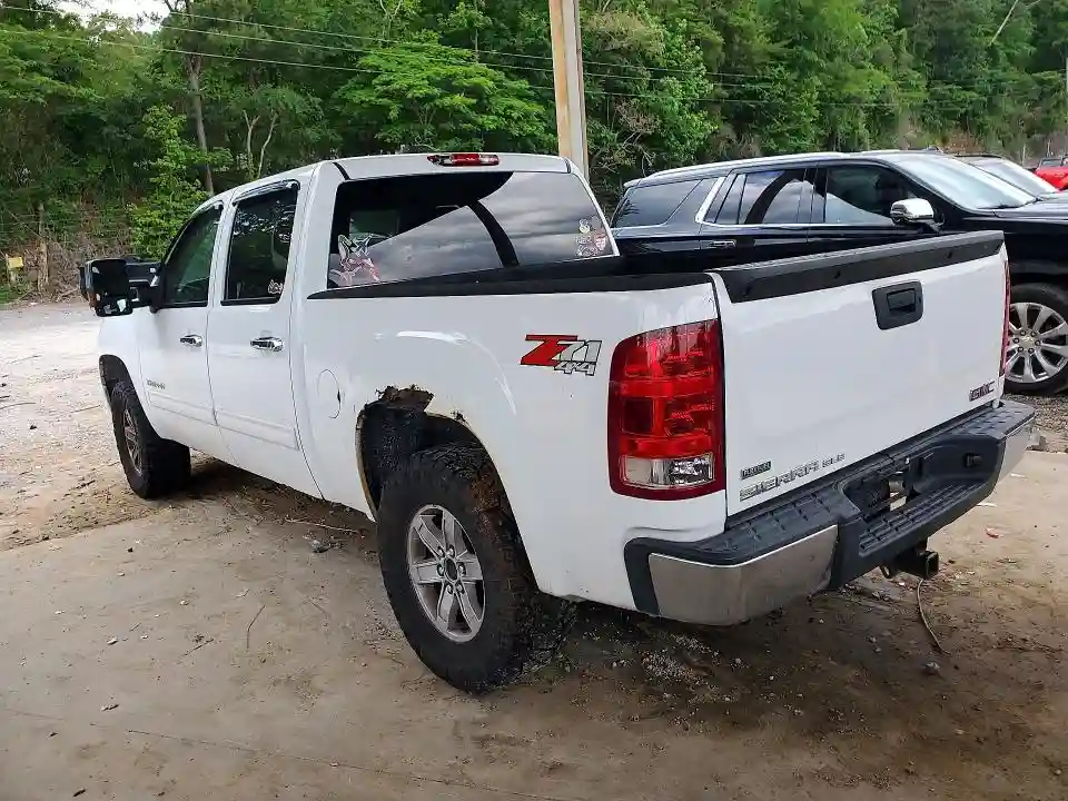 3GTP2VE3XBG108617 2011 GMC SIERRA-1