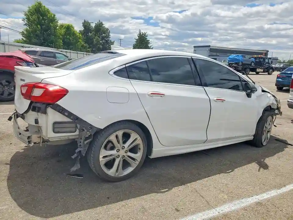 1G1BF5SM2J7207348 2018 CHEVROLET CRUZE-2