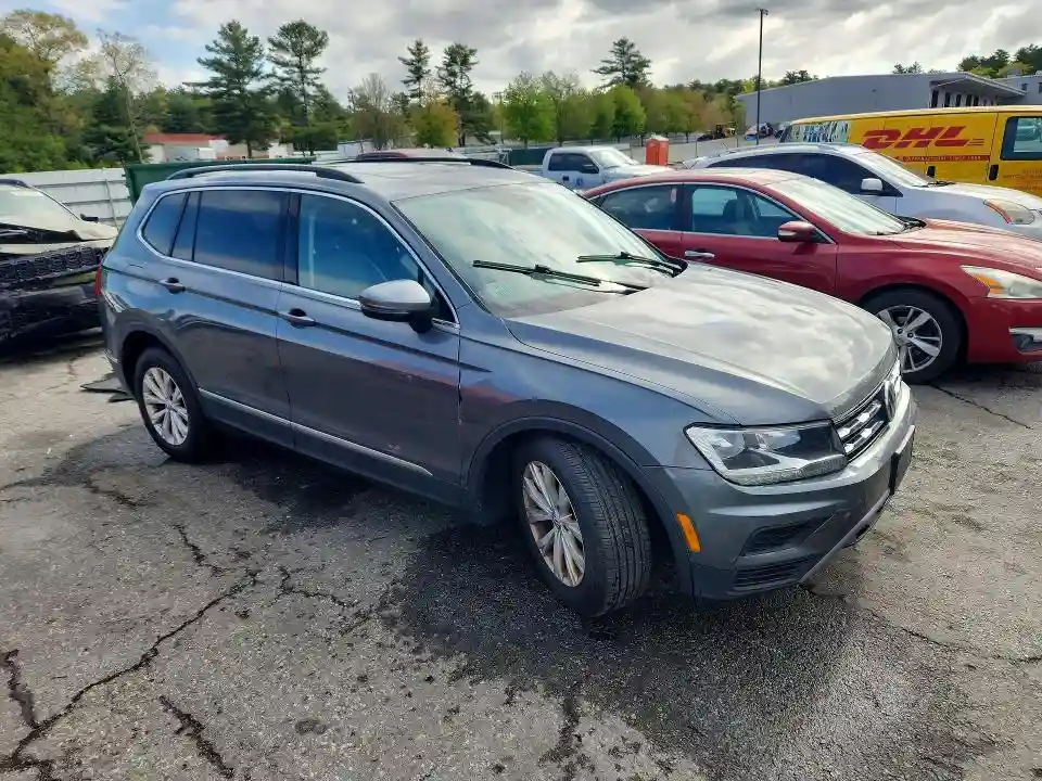 3VV2B7AX8JM123908 2018 VOLKSWAGEN TIGUAN-3