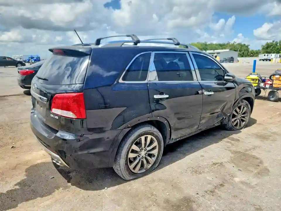 5XYKWDA23BG121584 2011 KIA SORENTO-2