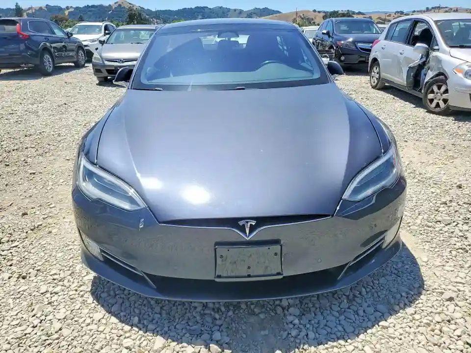 5YJSA1E28JF261207 2018 TESLA MODEL S-4