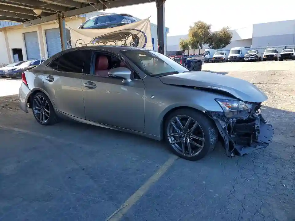 JTHBA1D24J5076900 2018 LEXUS IS-3