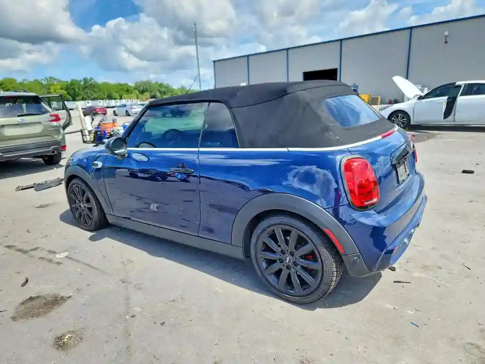 WMWWG9C5XJ3C82827 2018 MINI COOPER-1