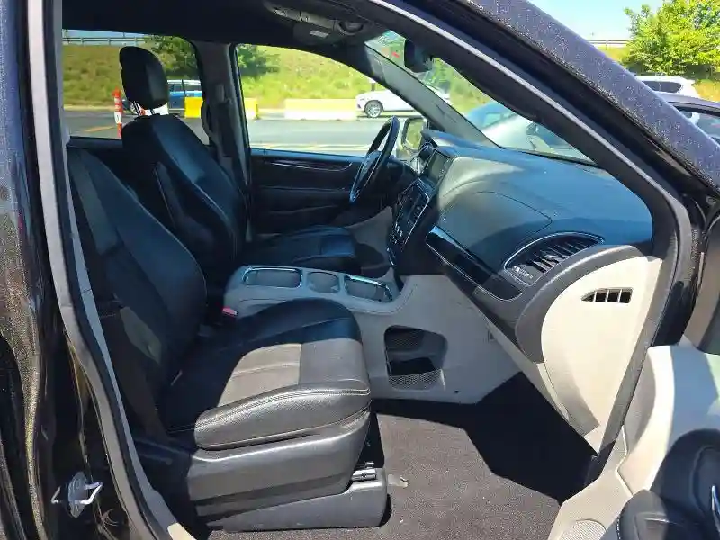 2C4RDGCG6KR743445 2019 DODGE CARAVAN-4