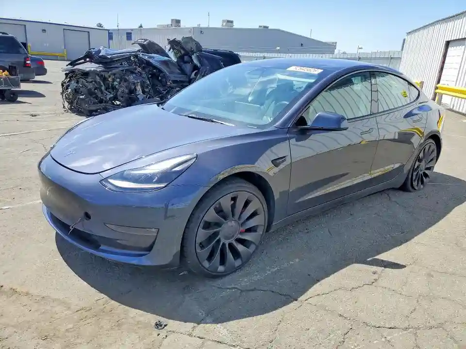 5YJ3E1EC7PF383860 2023 TESLA MODEL 3-0