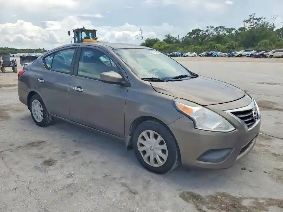 3N1CN7AP4HL832557 2017 NISSAN VERSA-3