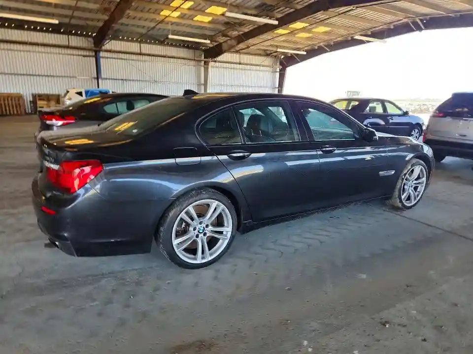 WBAYA8C52DD227806 2013 BMW 7 SERIES-2
