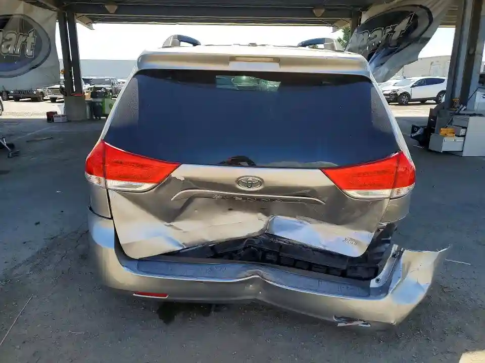 5TDYK3DCXBS043506 2011 TOYOTA SIENNA-5
