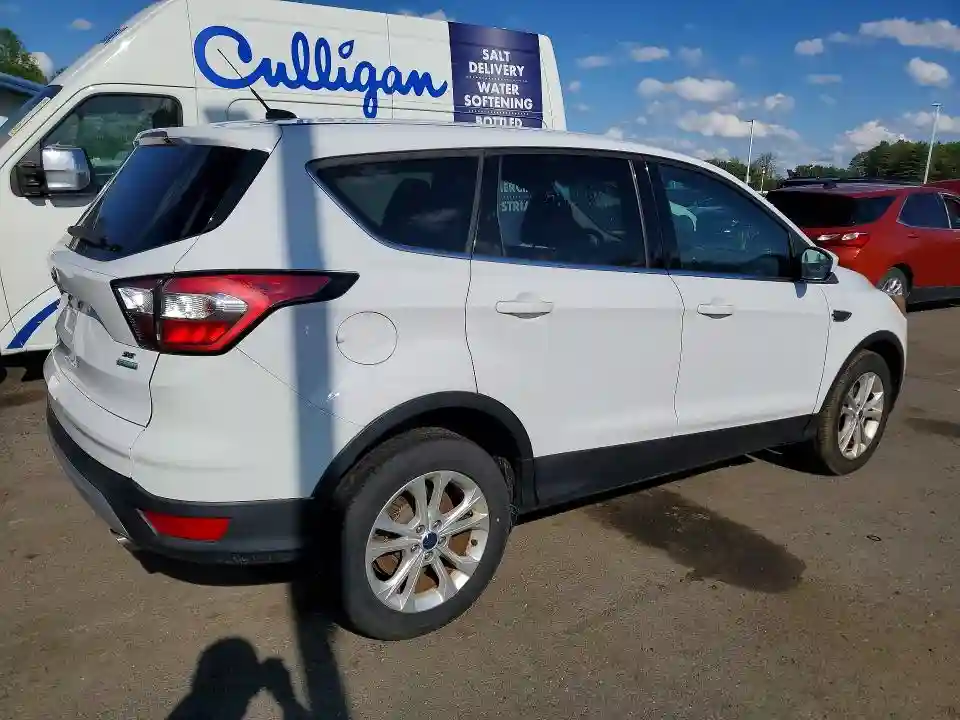 1FMCU0GD8HUE37822 2017 FORD ESCAPE-2