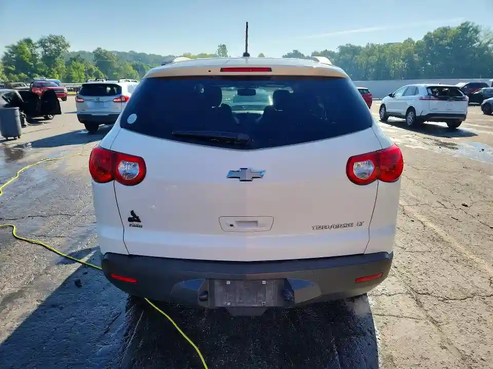 1GNKVGED4BJ124792 2011 CHEVROLET TRAVERSE-5