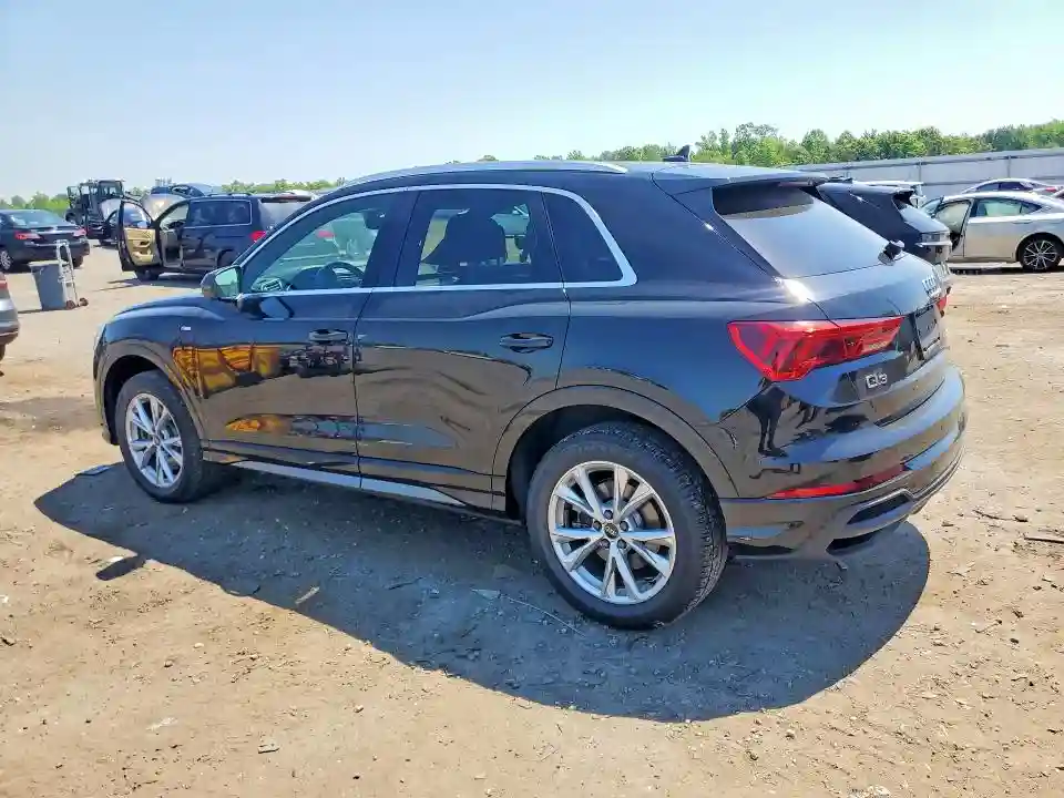 WA1EECF34P1015366 2023 AUDI Q3-1