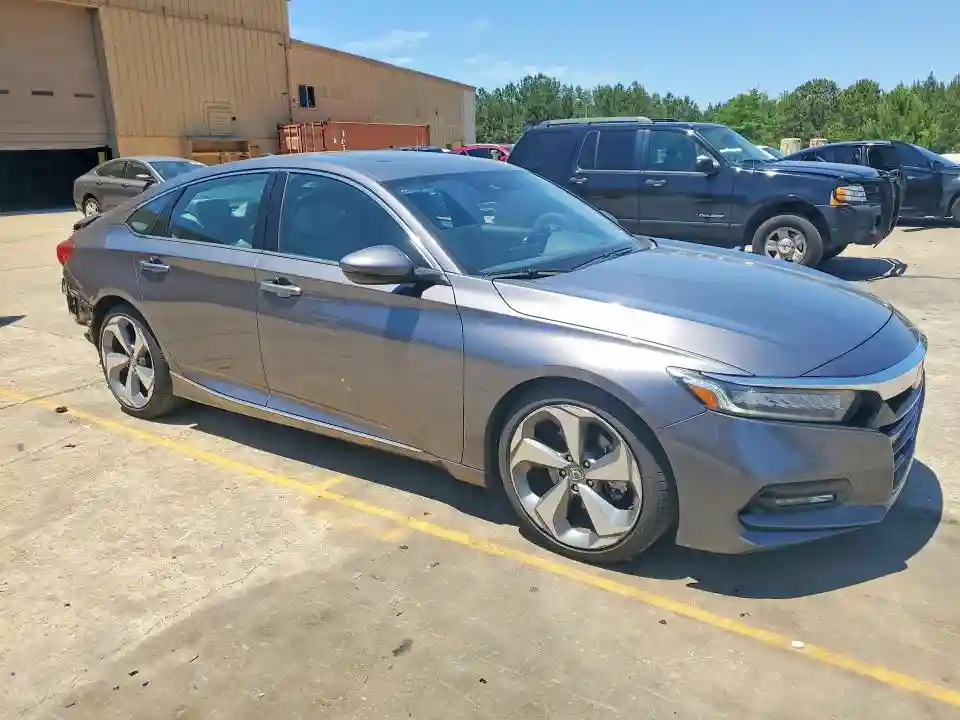 1HGCV2F9XJA021872 2018 HONDA ACCORD-3