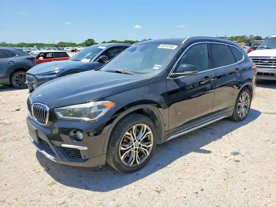 WBXHT3C35G5E51607 2016 BMW X1-0