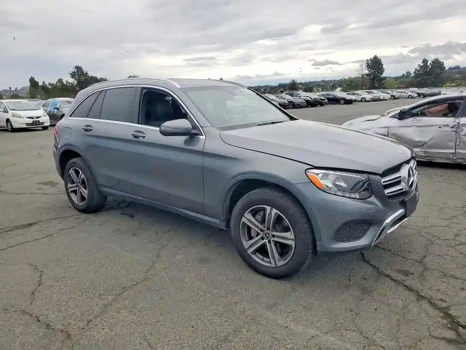 WDC0G4JB7JV030047 2018 MERCEDES-BENZ GLC-CLASS-3