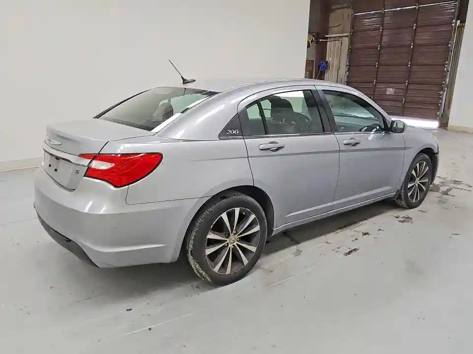 1C3CCBBB8DN516019 2013 CHRYSLER 200-2
