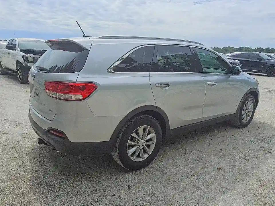 5XYPG4A32HG265809 2017 KIA SORENTO-2