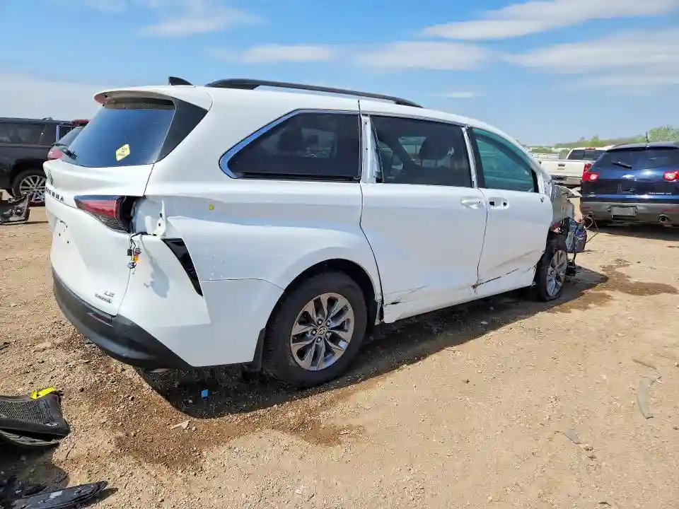 5TDKSKFC5NS058559 2022 TOYOTA SIENNA-2