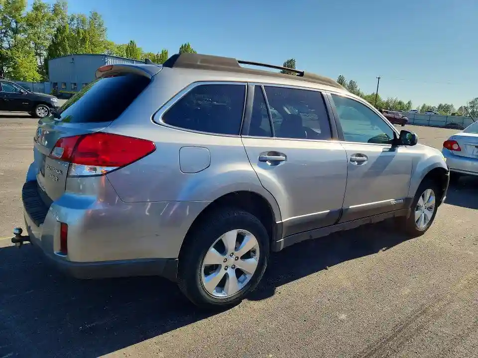 4S4BRDKC2B2377512 2011 SUBARU OUTBACK-2