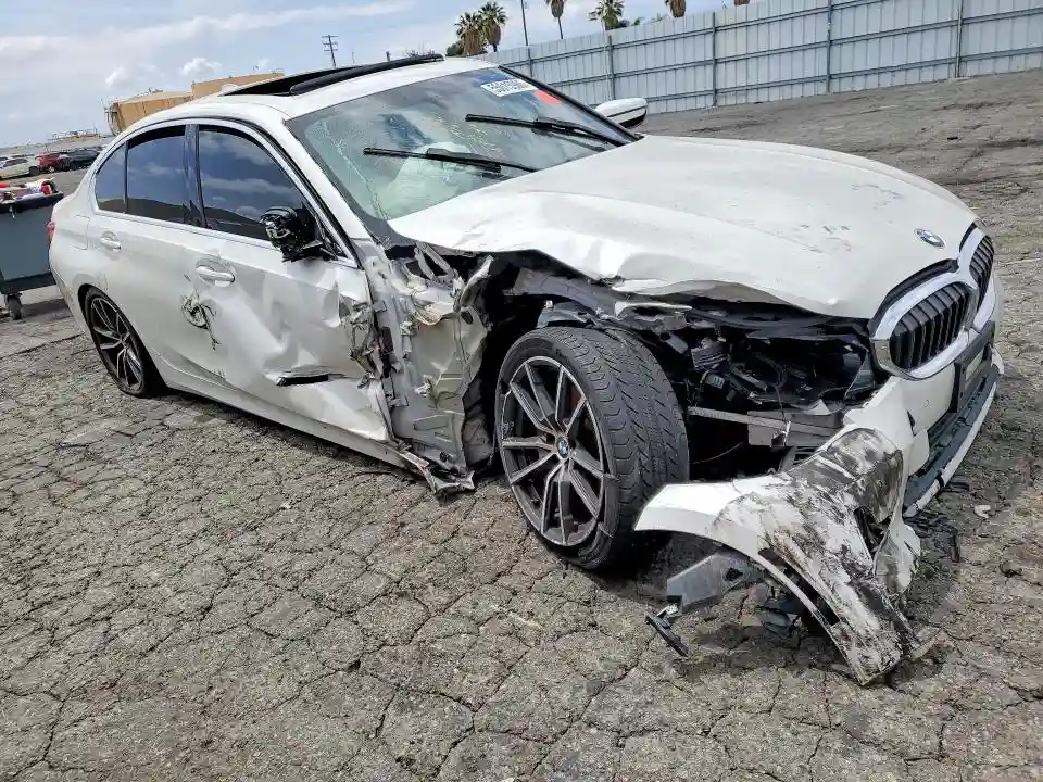 3MW5R1J05L8B32601 2020 BMW 3 SERIES-3