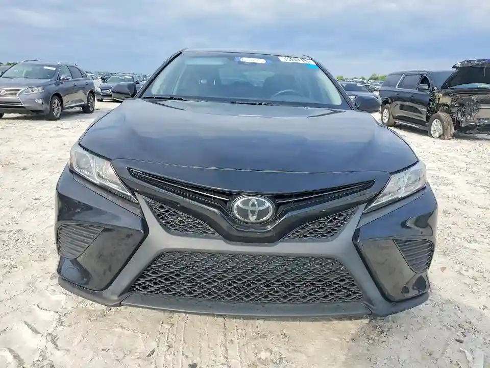 4T1B11HK0JU678772 2018 TOYOTA CAMRY-4
