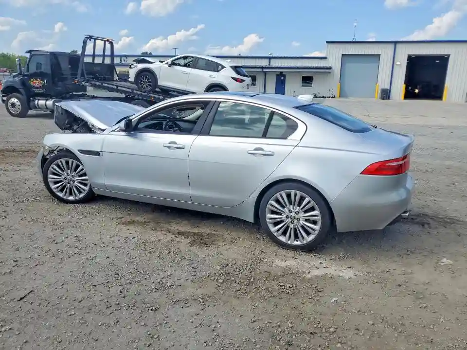 SAJAR4BG9HA947881 2017 JAGUAR XE-1