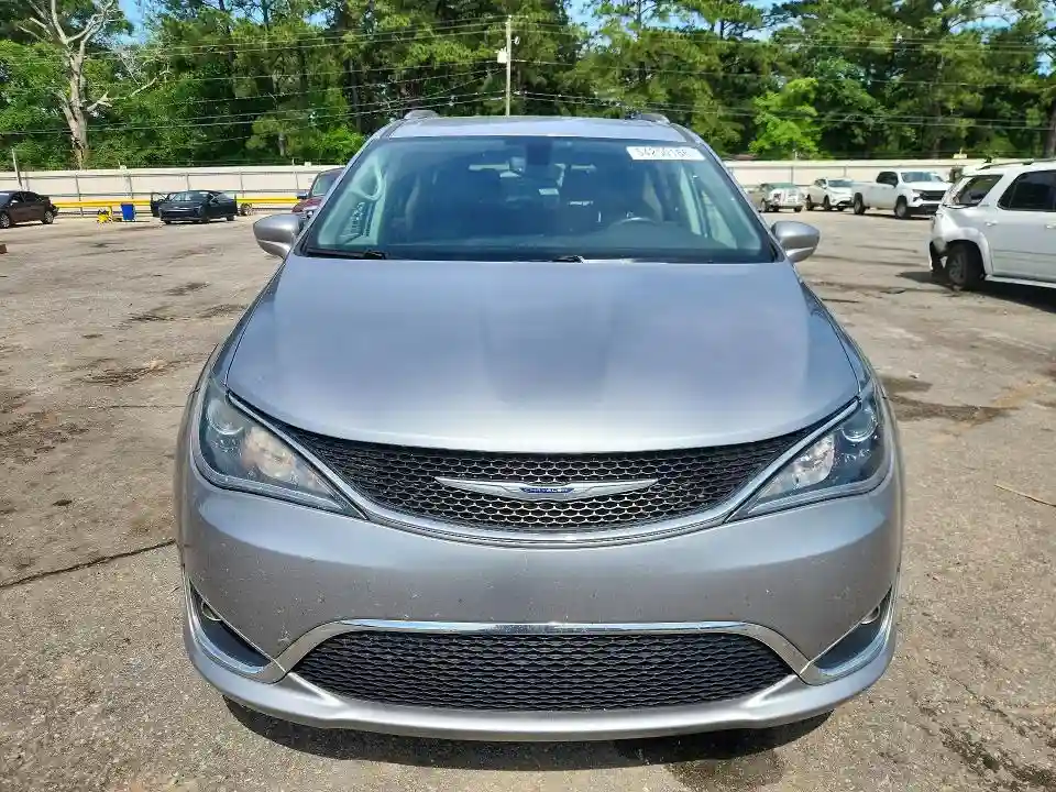 2C4RC1BG1KR731849 2019 CHRYSLER PACIFICA-4