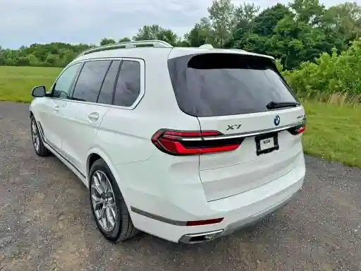 5UX23EM05P9R82524 2023 BMW X7-1