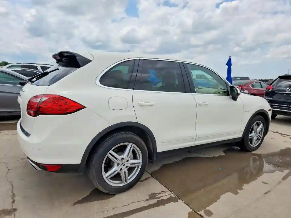 WP1AE2A25CLA91463 2012 PORSCHE CAYENNE-2