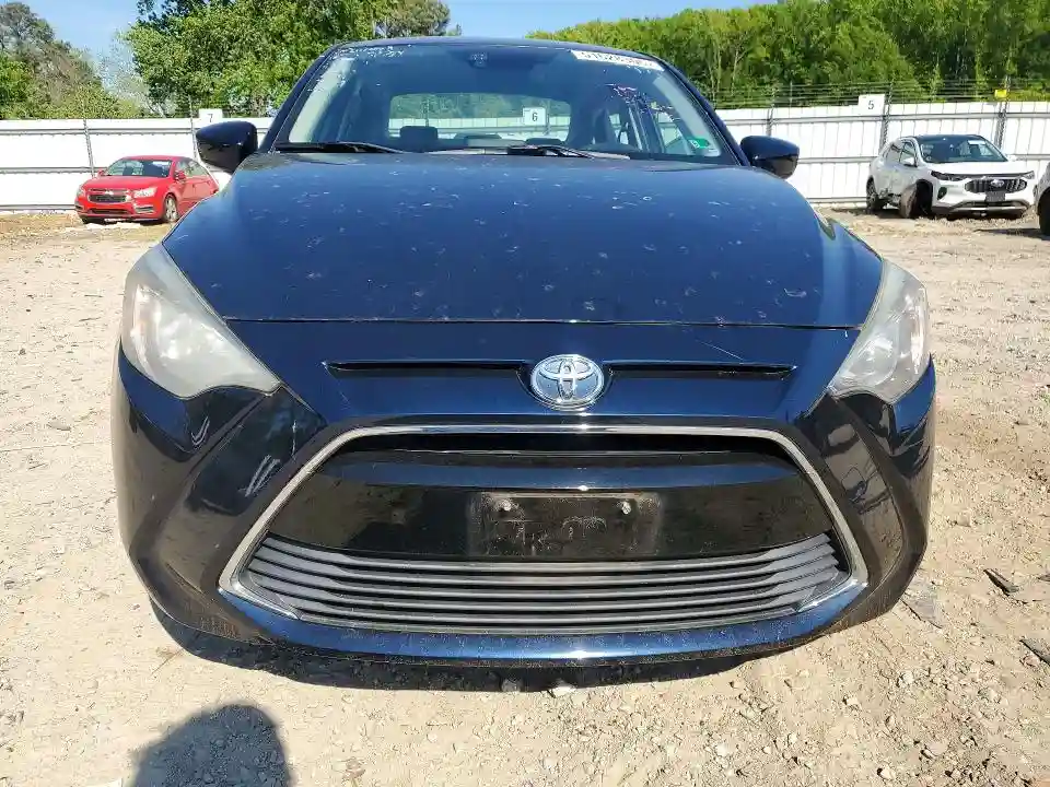 3MYDLBYV8HY161557 2017 TOYOTA YARIS-4