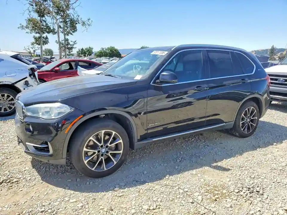 5UXKT0C59J0W03035 2018 BMW X5-0