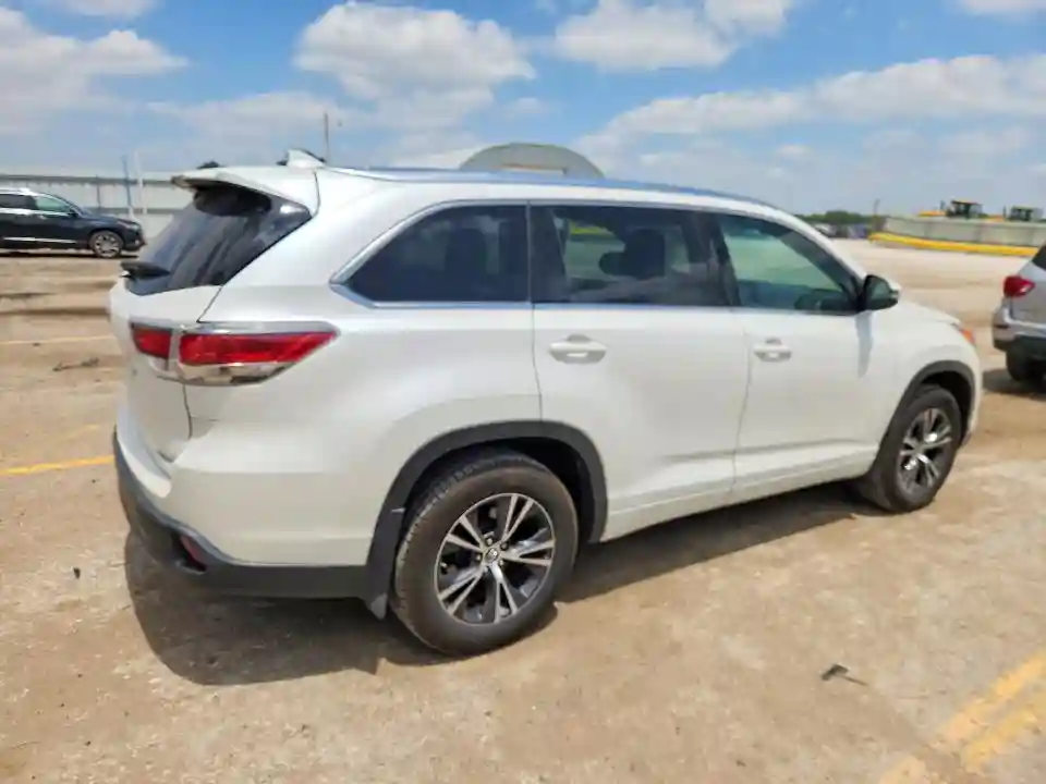 5TDJKRFHXGS307537 2016 TOYOTA HIGHLANDER-2