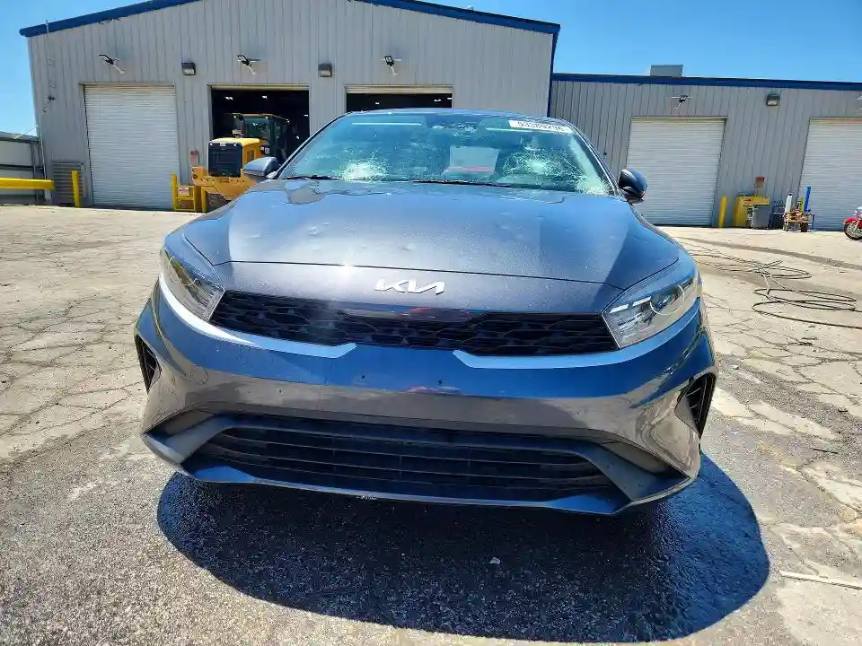 3KPF24AD2RE706632 2024 KIA FORTE-4