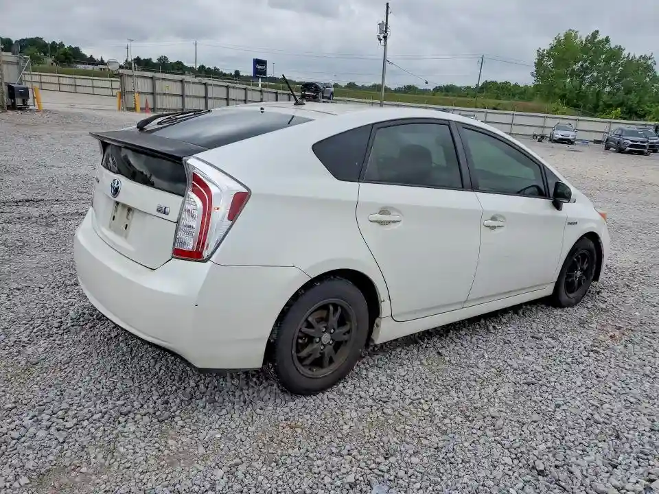 JTDKN3DUXE0360344 2014 TOYOTA PRIUS-2