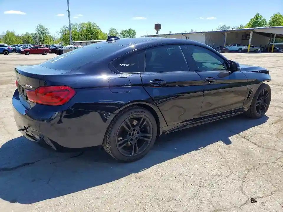 WBA4J7C59JBB98890 2018 BMW 4 SERIES-2