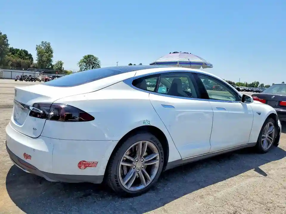 5YJSA1CG8DFP23087 2013 TESLA MODEL S-2