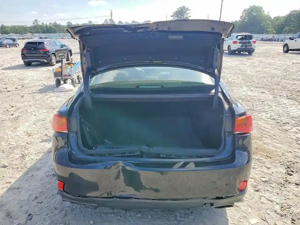 JTHBA1D21J5075493 2018 LEXUS IS-5