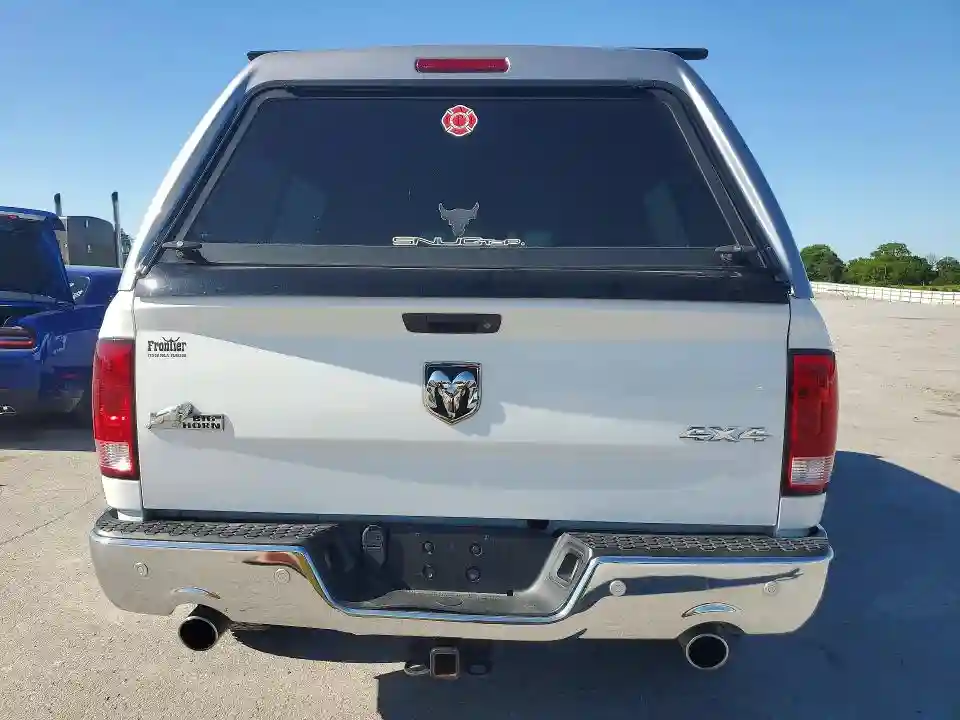 1C6RR7TM8JS273205 2018 RAM 1500-5