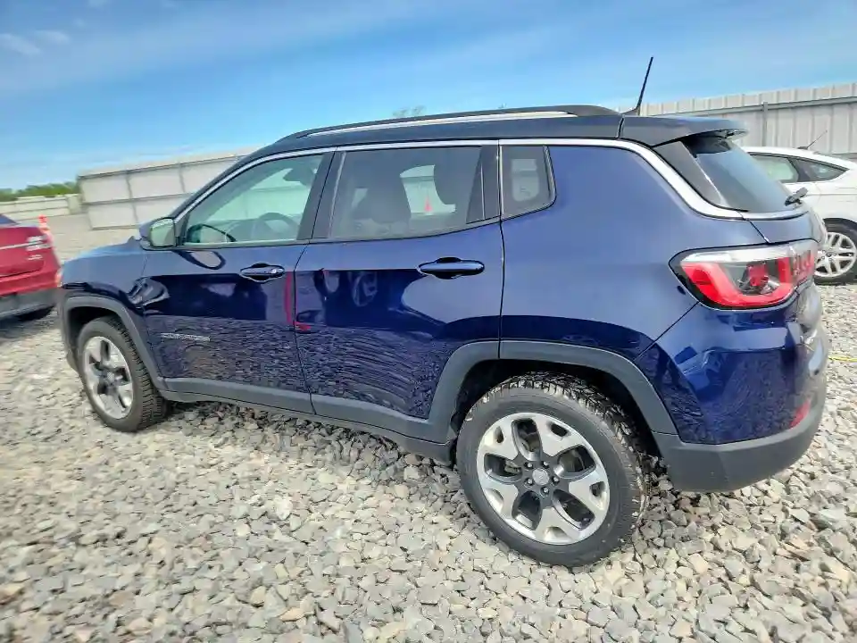 3C4NJDCB1JT140697 2018 JEEP COMPASS-1