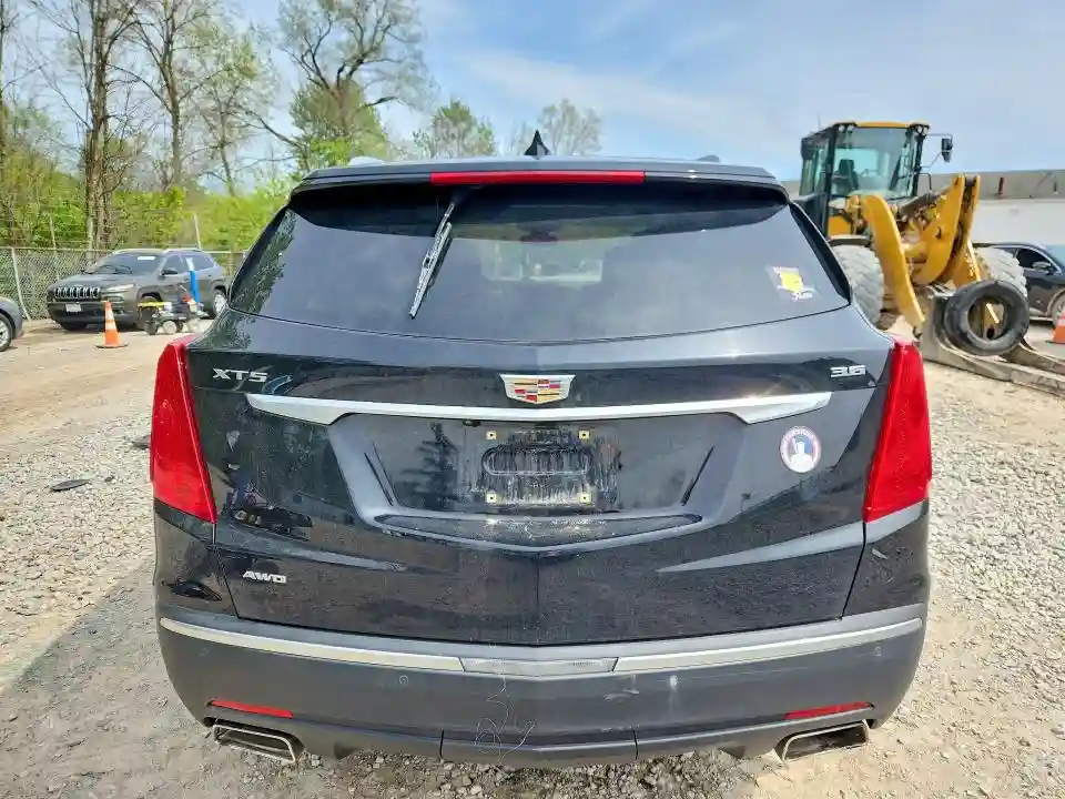 1GYKNDRS8HZ154320 2017 CADILLAC XT5-5
