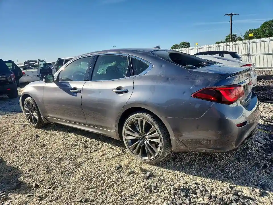 JN1BY1ARXHM770010 2017 INFINITI Q70-1