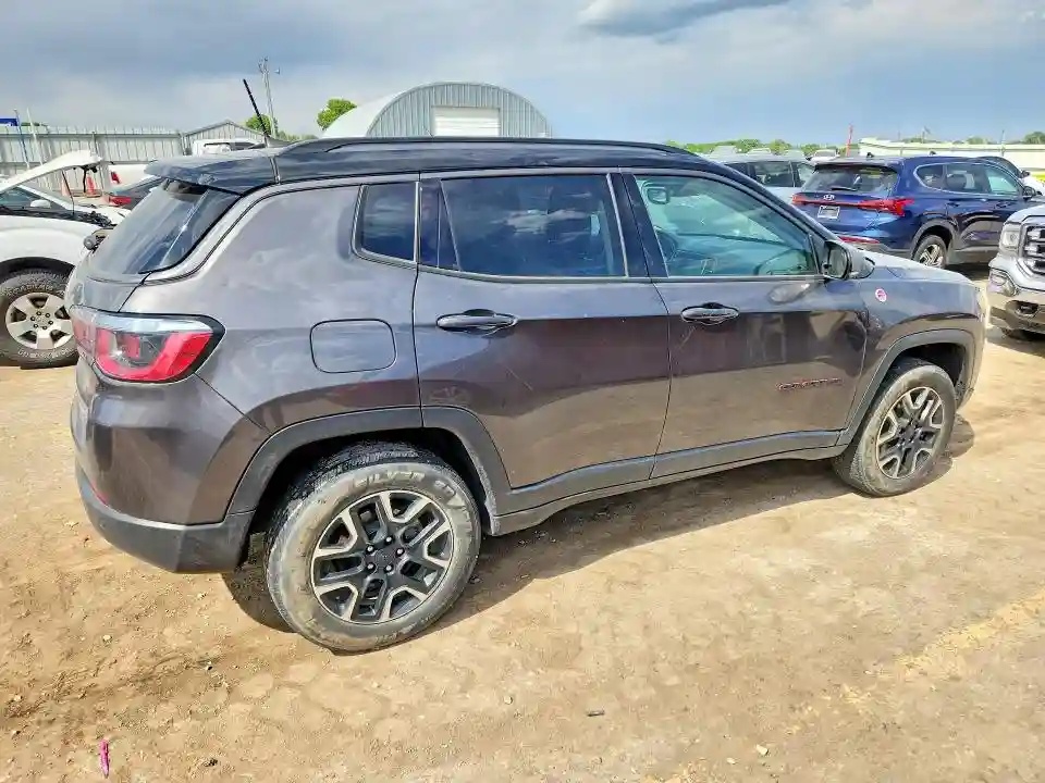3C4NJDDB4KT790382 2019 JEEP COMPASS-2